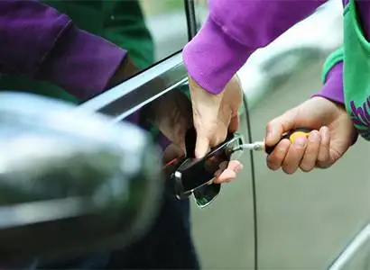 https://loyaltowingservices.com/wp-content/uploads/2025/01/service_1_1-7.jpg.webp